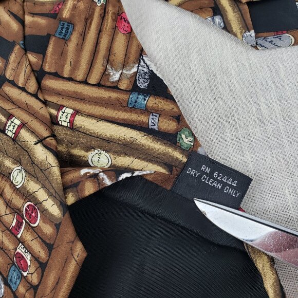 Nicole Miller Silk Tie Cigar Pattern Brown Novelty Smoking Theme 1997 Korea - Picture 5 of 6